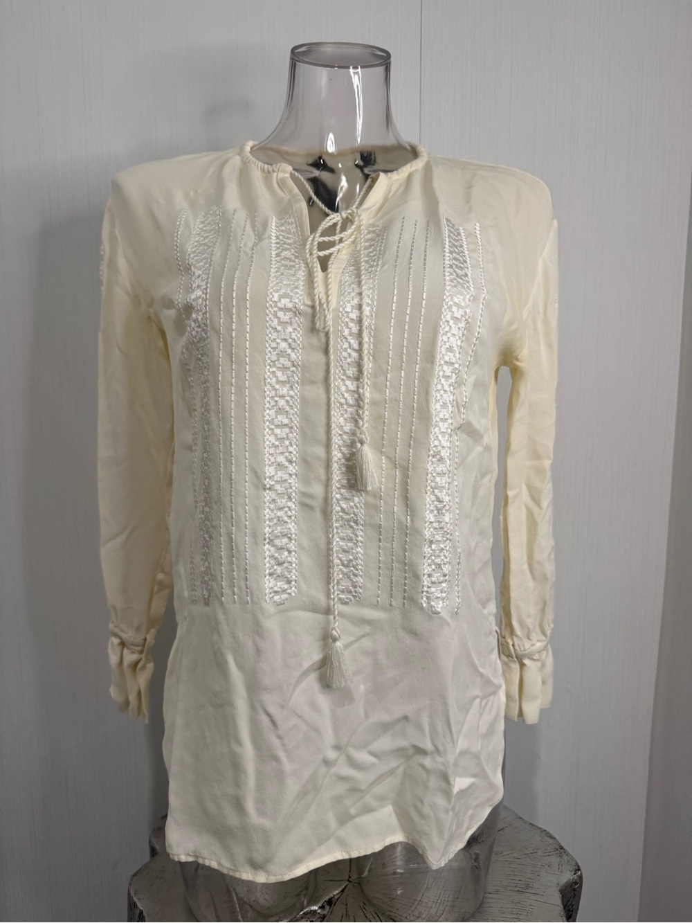 Theory 100% Silk Alrik Blouse. Ivory. Small.